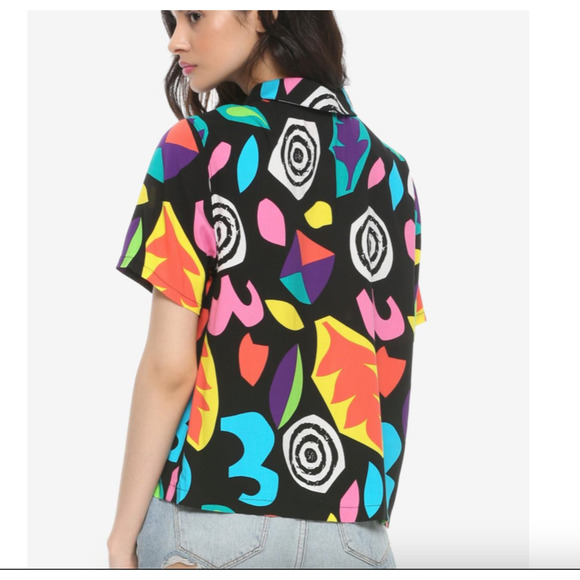 Stranger Things Size M Button-Up Top Short Sleeve 80s Multicolor - Picture 5 of 8